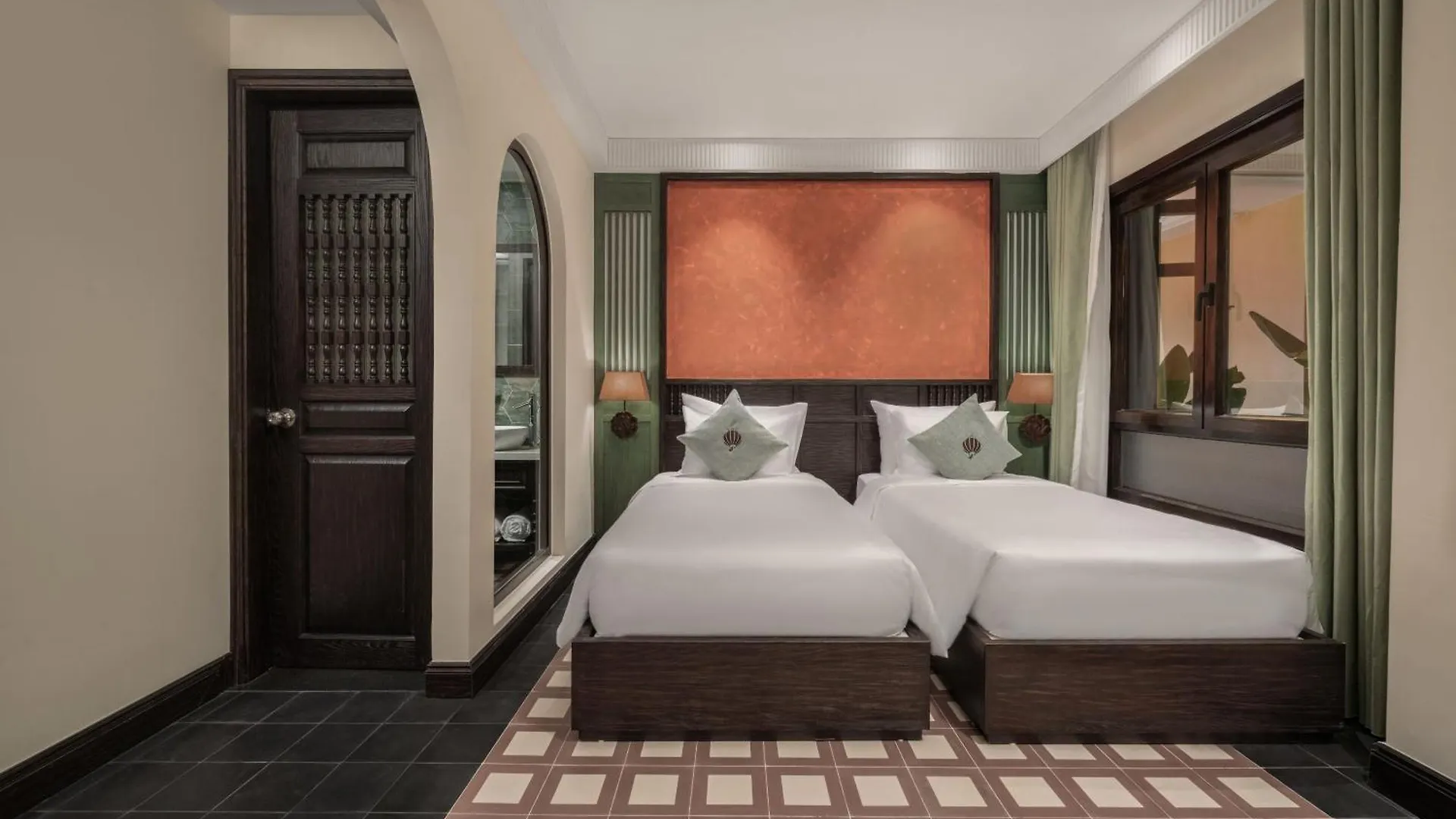 Hotel The Signature Hoi An
